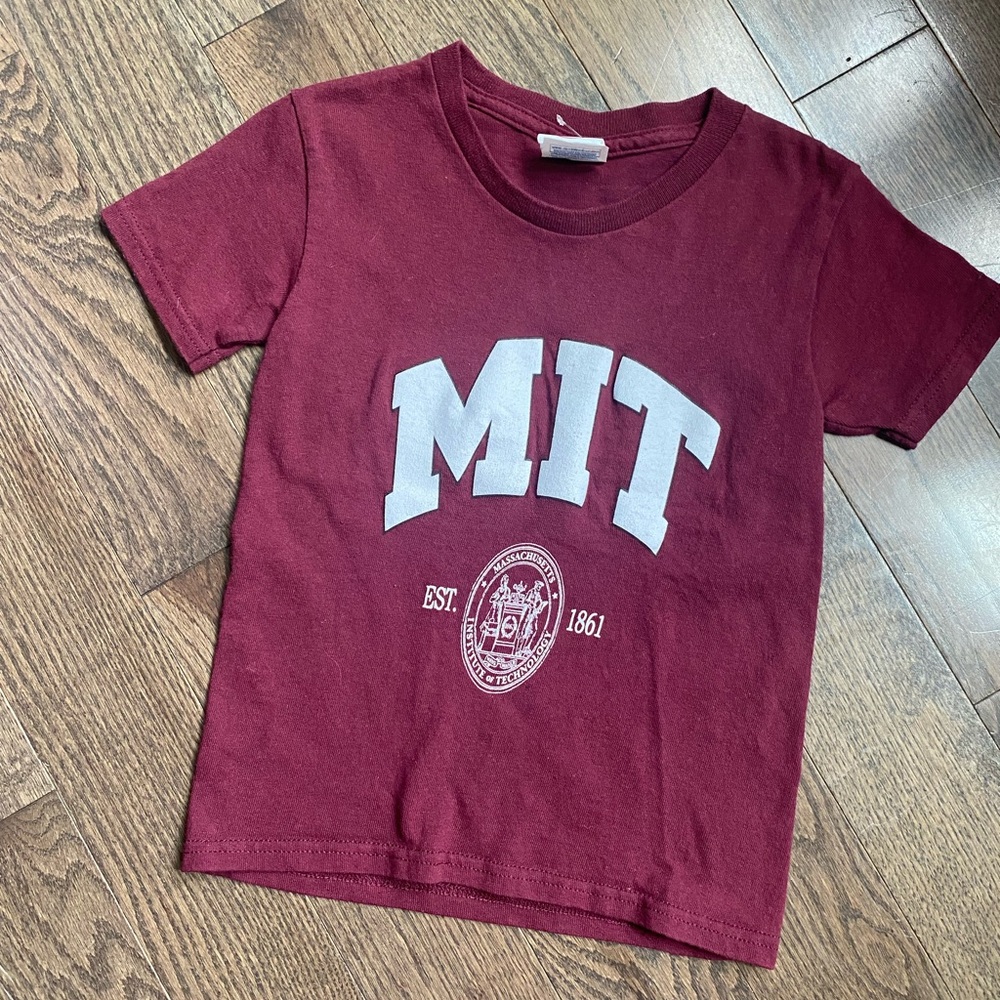 MIT burgundy and white graphic t shirt kids xs
